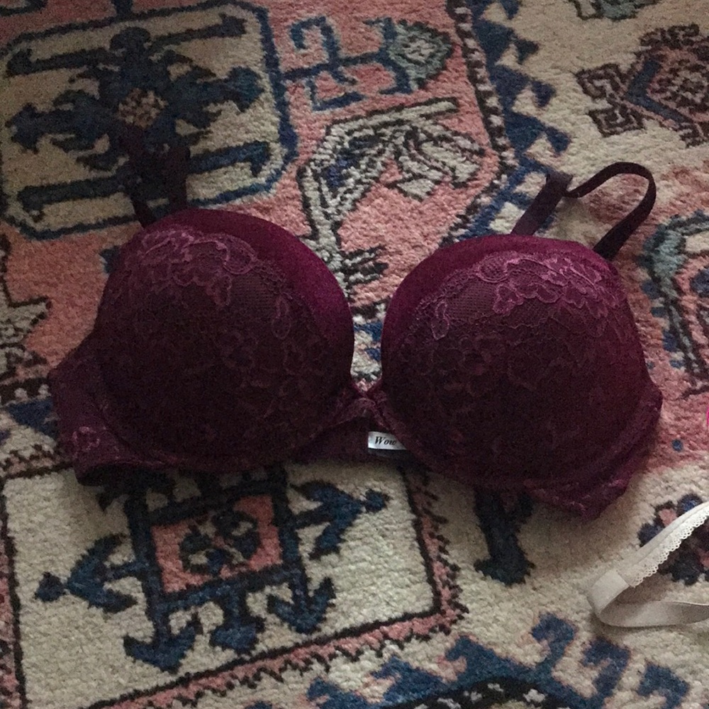 Limited time beautiful burgundy lace and velvet European bra, size 34c not worn